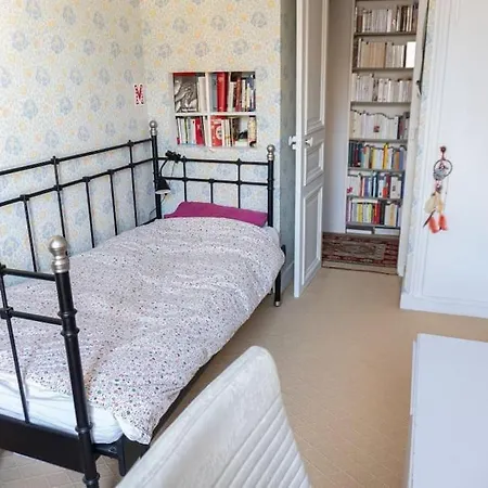 Spacious In The Heart Of Париж